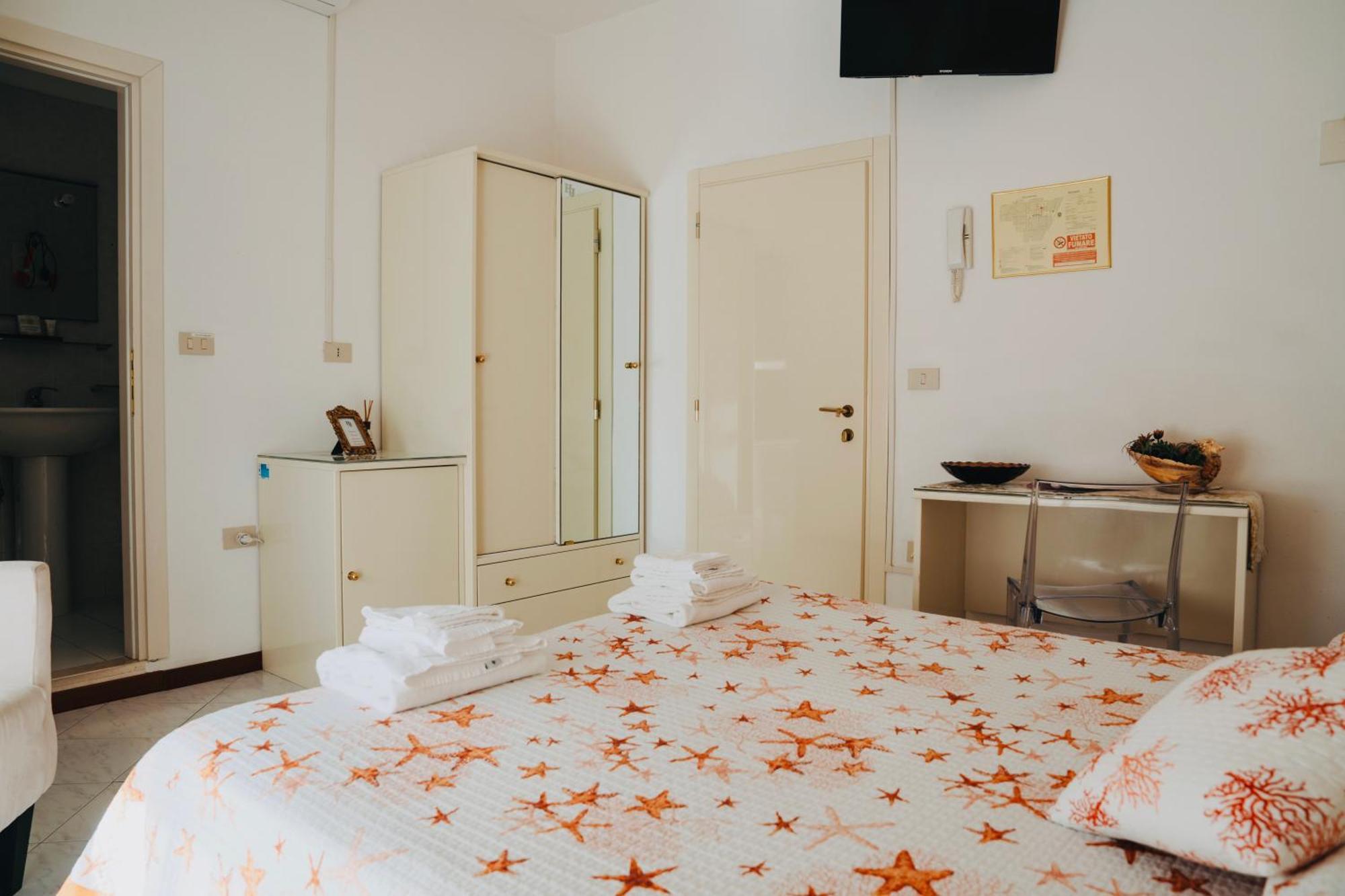 Hotel Julia Llido Degli Estensi Eksteriør billede