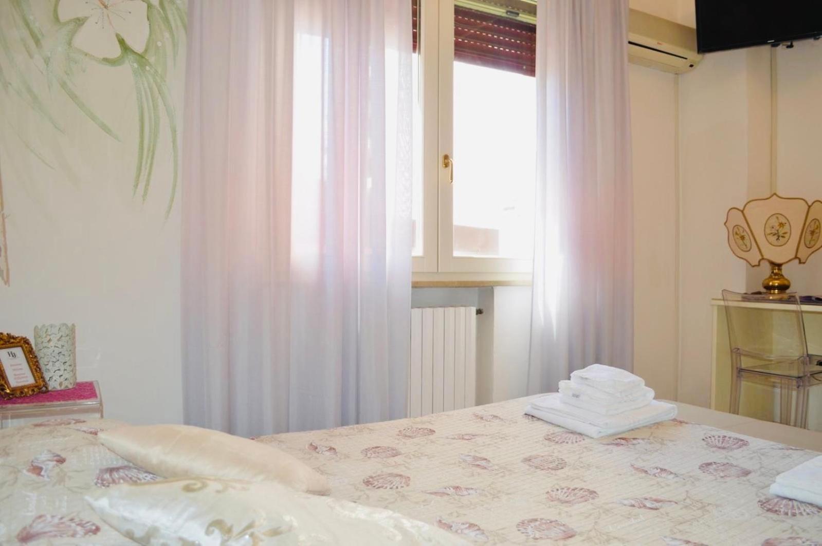 Hotel Julia Llido Degli Estensi Eksteriør billede