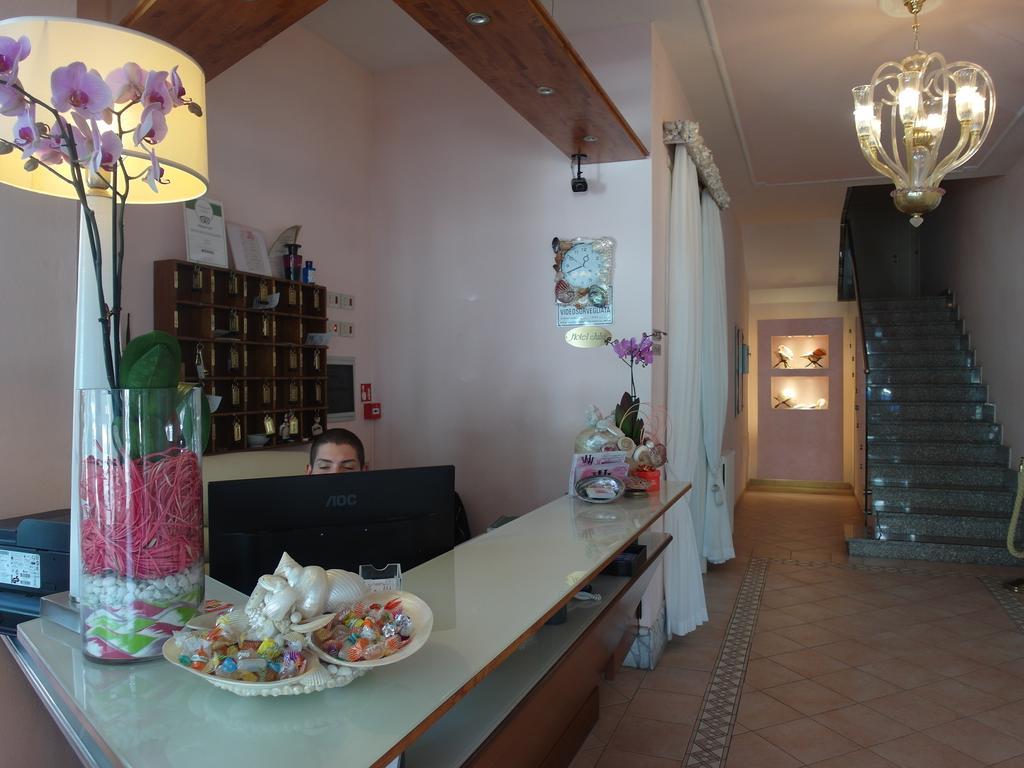 Hotel Julia Llido Degli Estensi Eksteriør billede